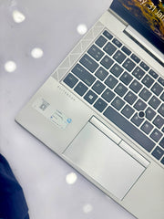 hp elitebook G7 Intel Core i5-10th Generation 
8GB Ram DDR4
256GB NVME SSD
Intel UHD Graphics
Baklit Keyboard
Windows 11 Pro
HD Camera
14