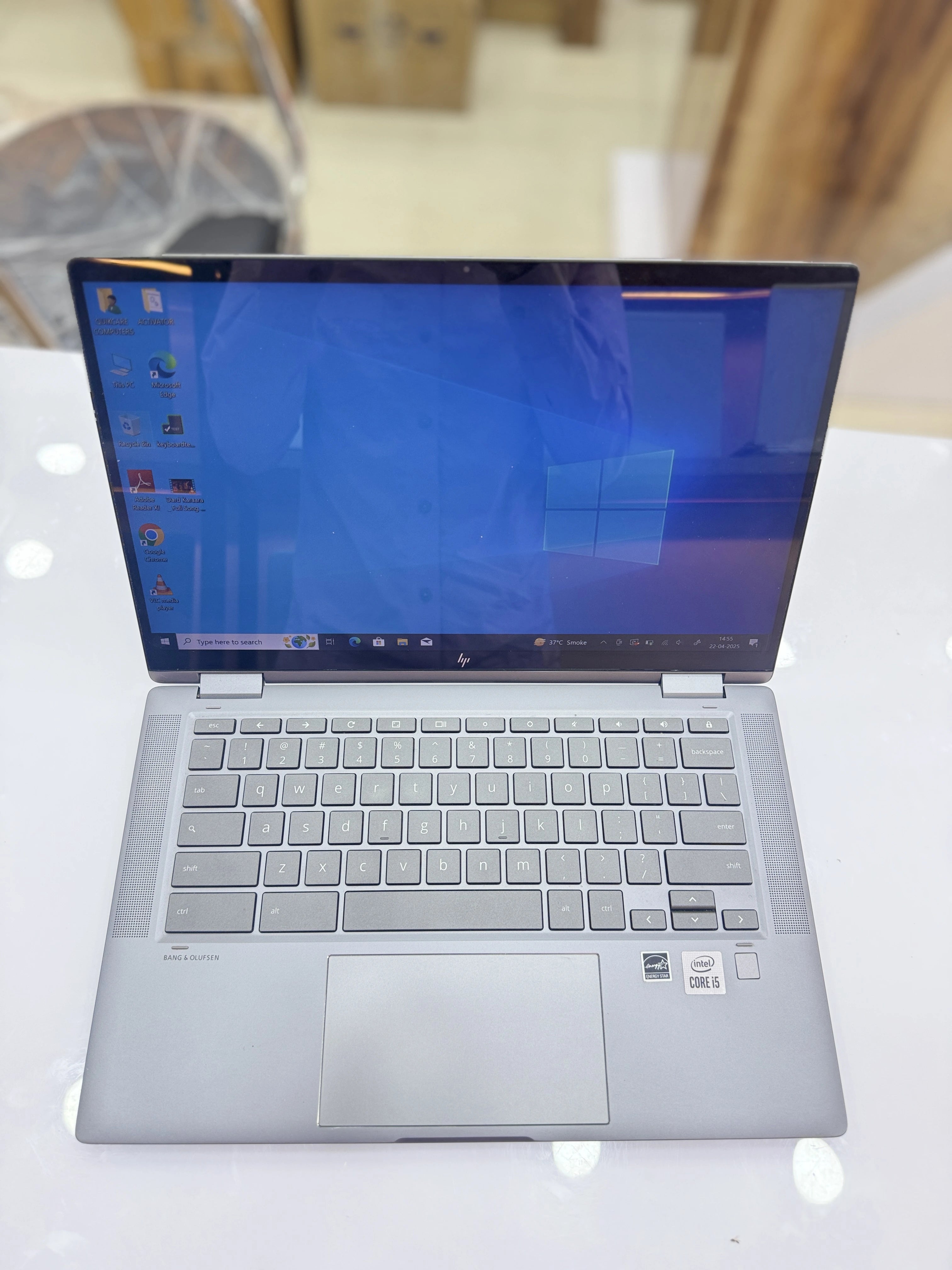 Hp x360 14c chrombook Intel Core i5-10th Generation 
8GB RAM
128GB + 128GB SD
Intel UHD Graphics
Windows 10 Pro
Baklit Keyboard
HD Camera
13.5" Display
Full HD 2K(?2256x1504)
Long Battery Life