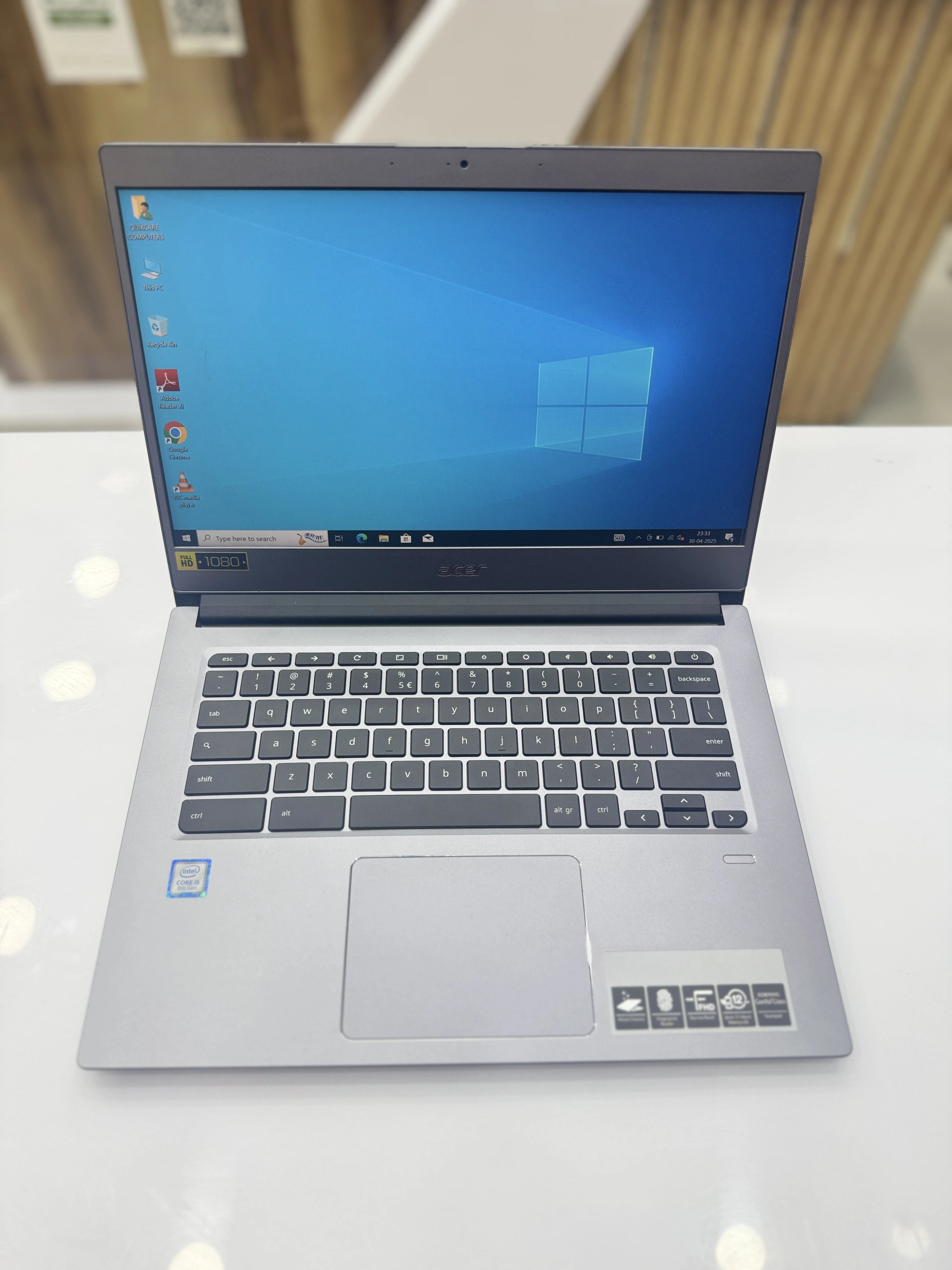 acer chrombook 714 Intel Core i5-8th Generation 
8GB RAM
64GB + 128GB SD
Intel UHD Graphics
Windows 10 Pro
Baklit Keyboard
HD Camera
14" Display
Long Battery Life
Full HD (1920 X 1080)